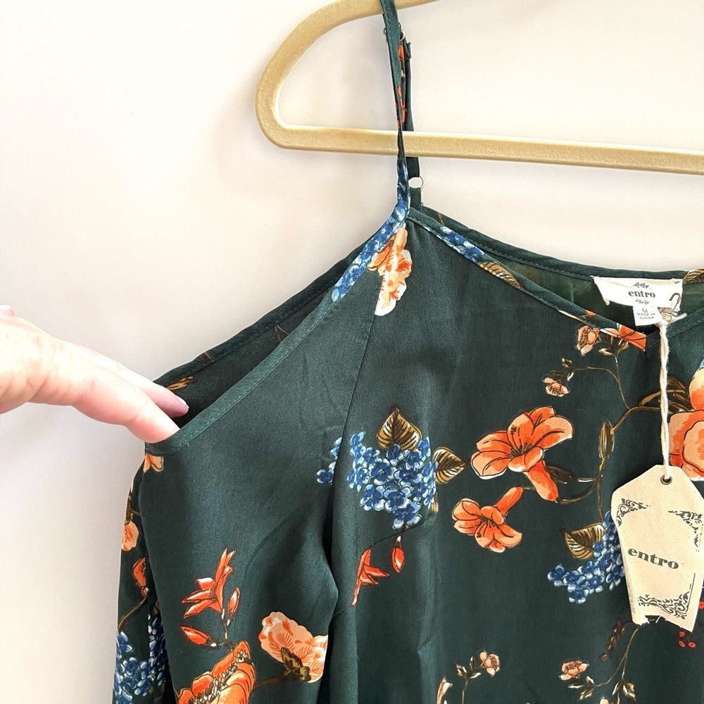 ENTRO green floral cold shoulder dress NWT - Picture 3 of 6